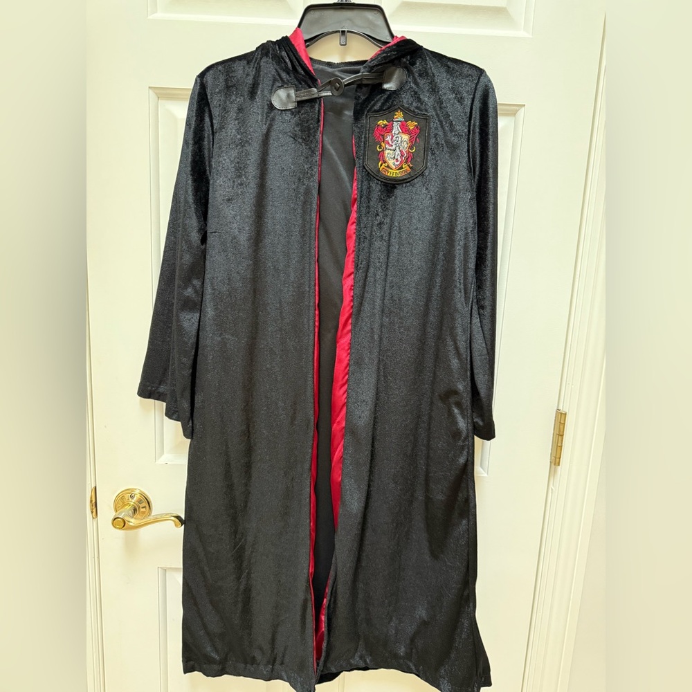 Warner Bros. Harry Potter Black and Red Robe